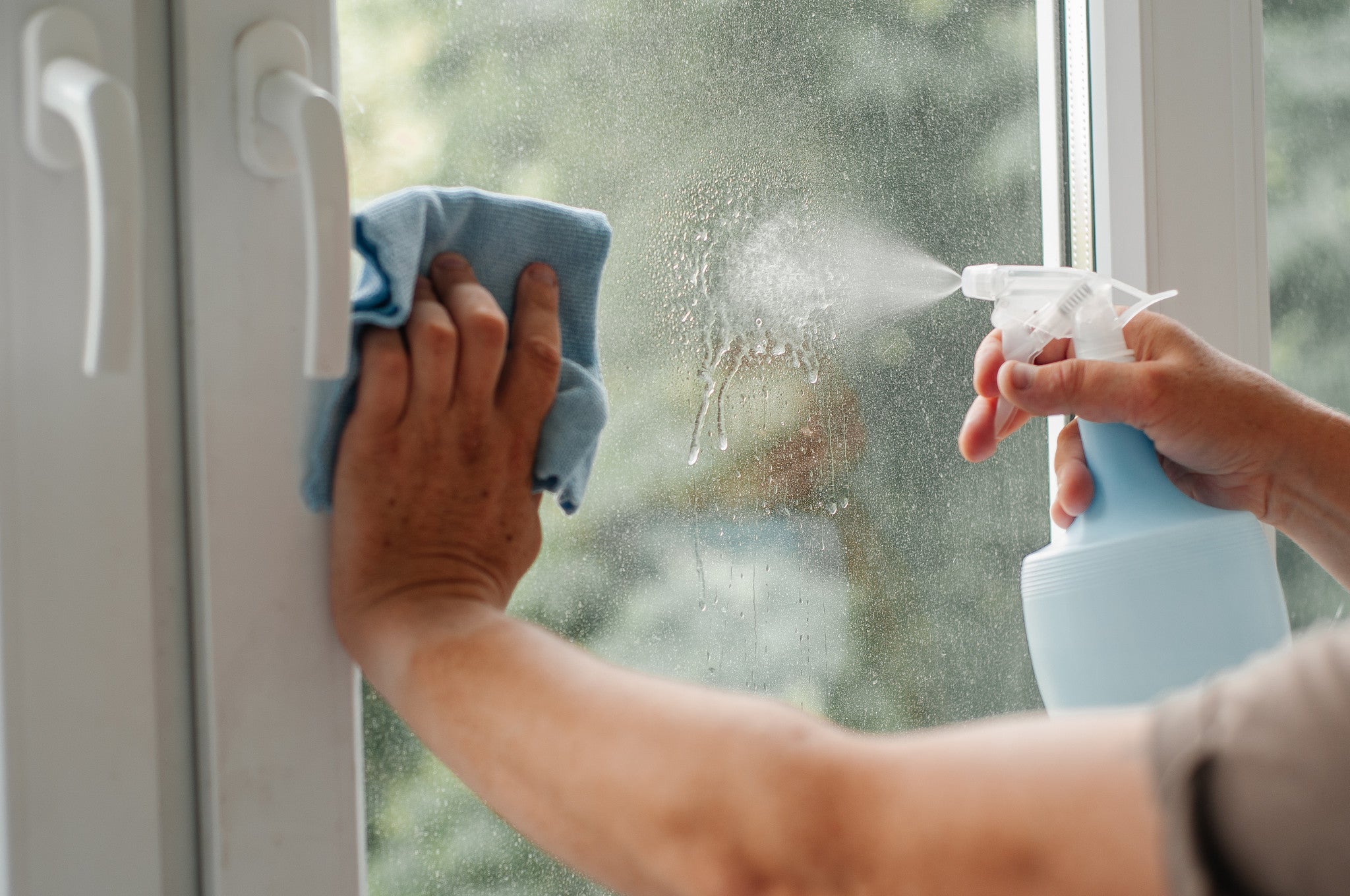 Fenster- und Glasreinigung - hiushaltsreinigung.com