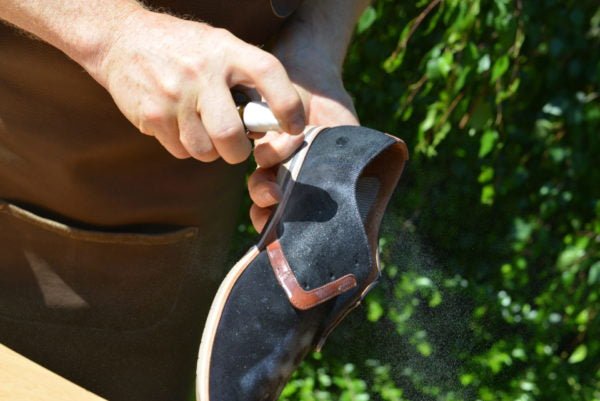 Lederimprägnierung für Velours - , Nubuk - und Wildleder - hiushaltsreinigung.com