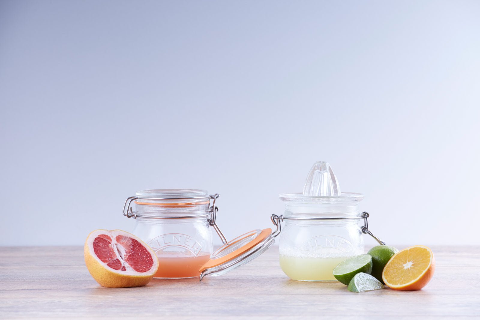 Zitronen - und Orangenpresse aus Glas - hiushaltsreinigung.com